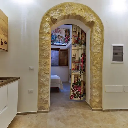 Authentica Сиракузы